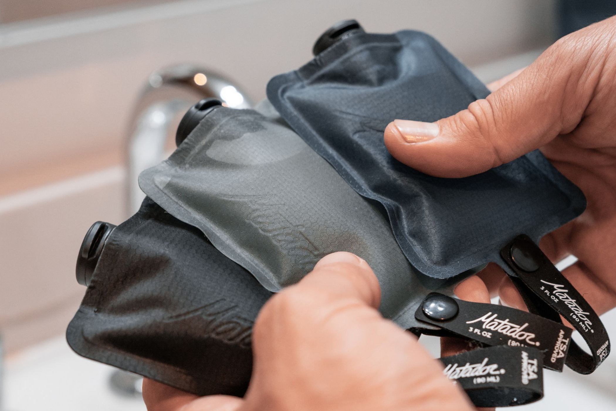 Rejseflasker og beholdere - køb genanvendelige flasker og beholdere i rejsestørrelse hos Packsmart