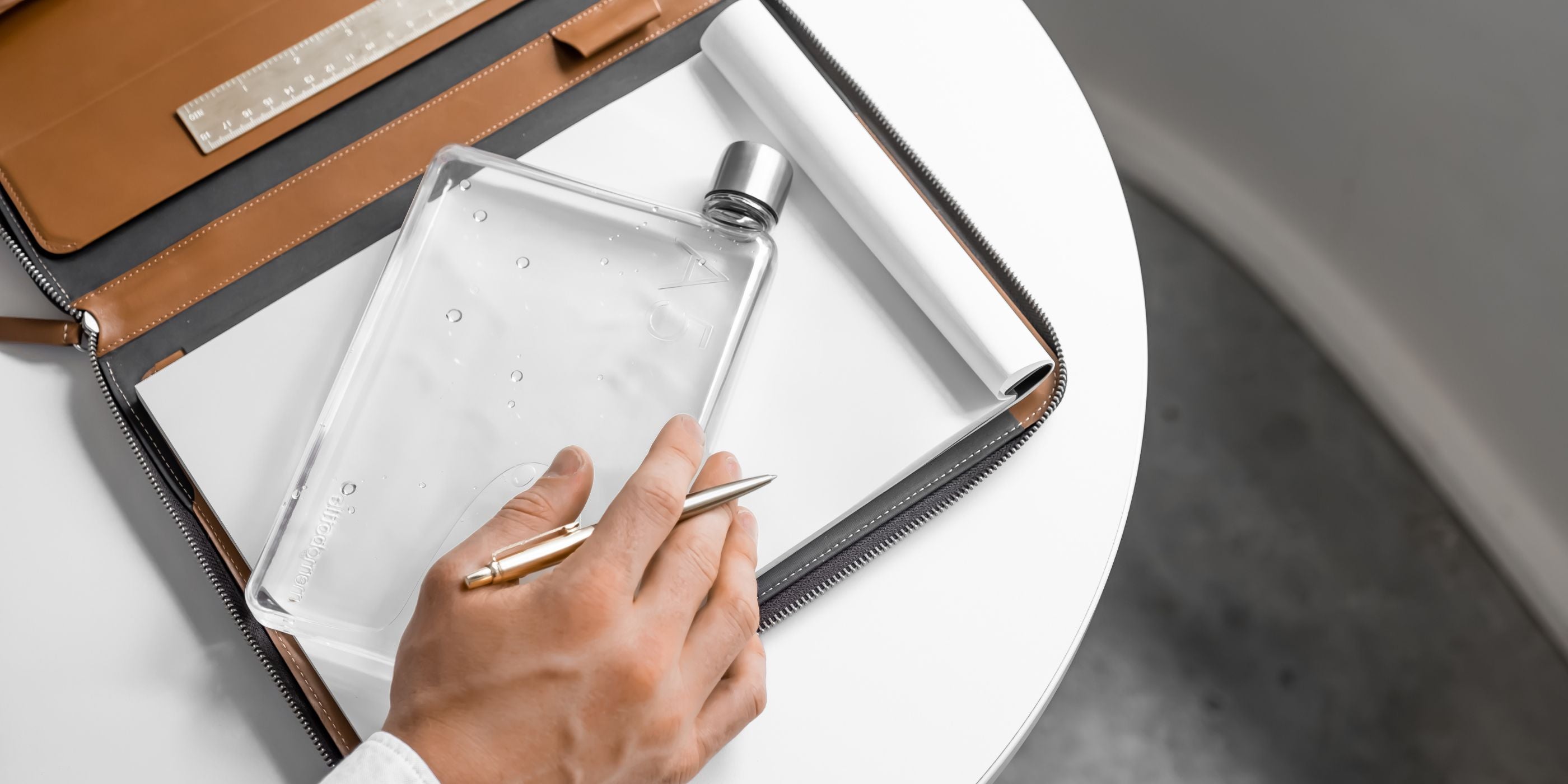 Memobottle - flade, pladsbesparende drikkedunke