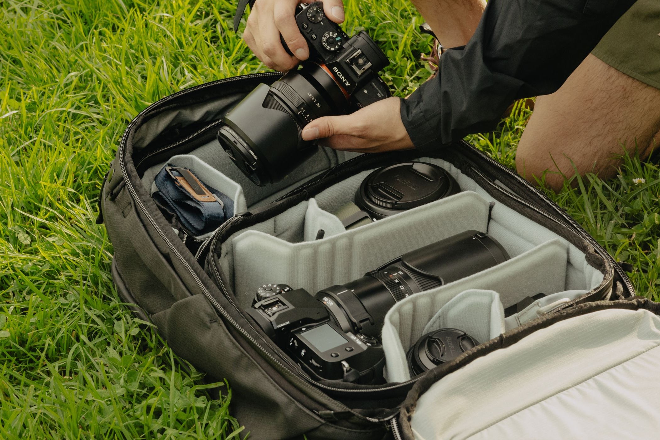 Køb tilbehør til tasker - stropper, hofteremme, camera cubes og andet tilbehør