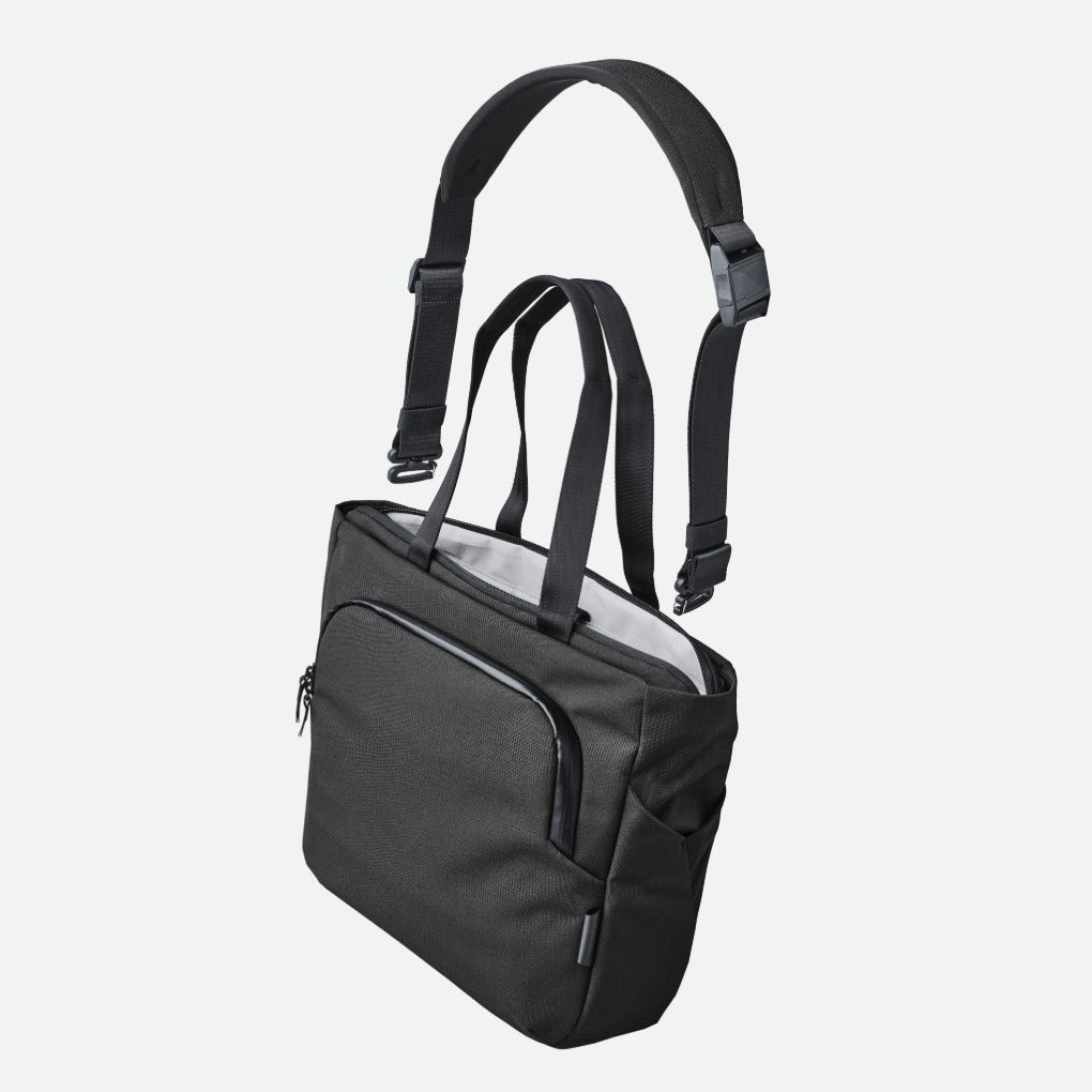 Alpaka Bravo Tote - Axoflux 600D Black - Hero Image