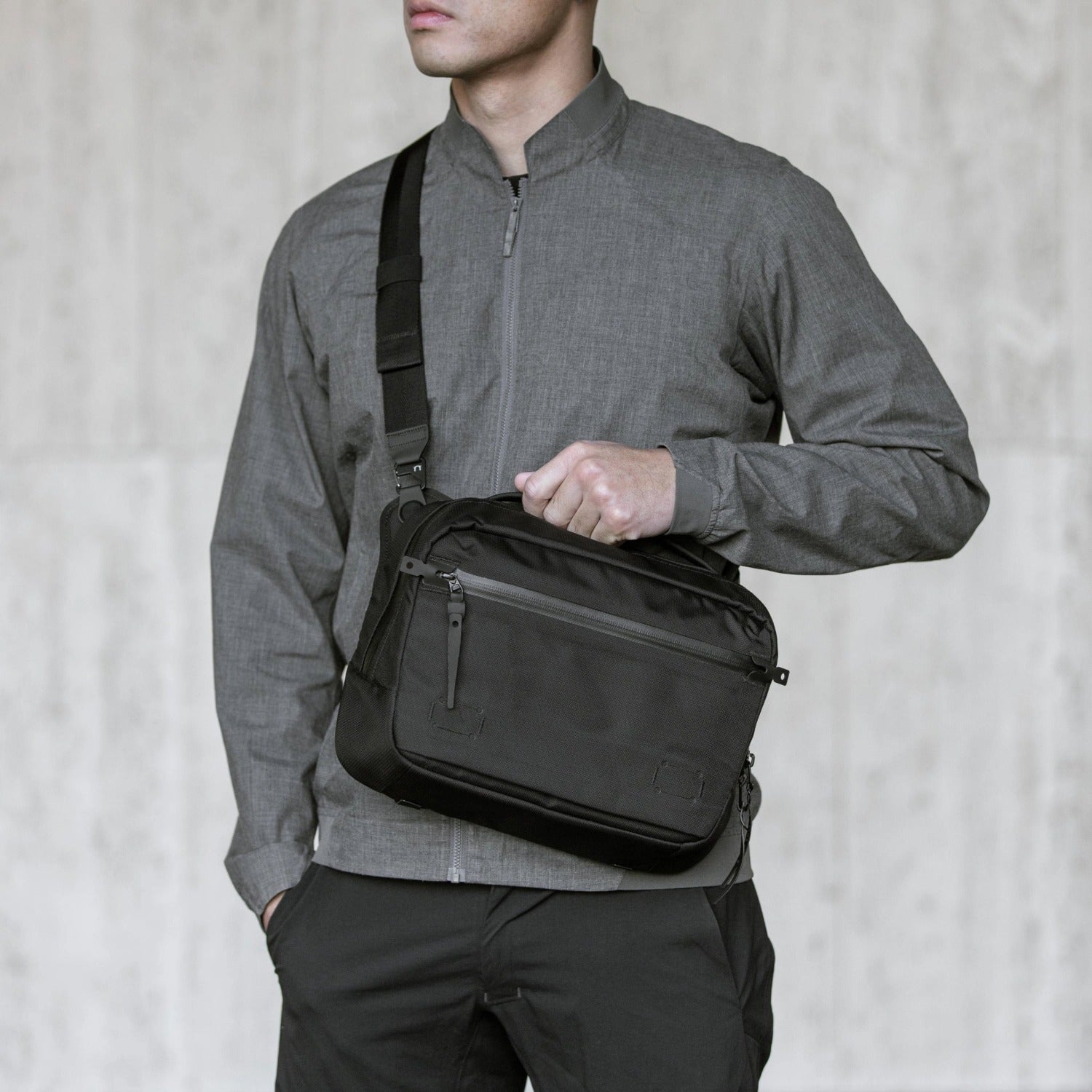 Black Ember Grip Sling 9L - Jet Black