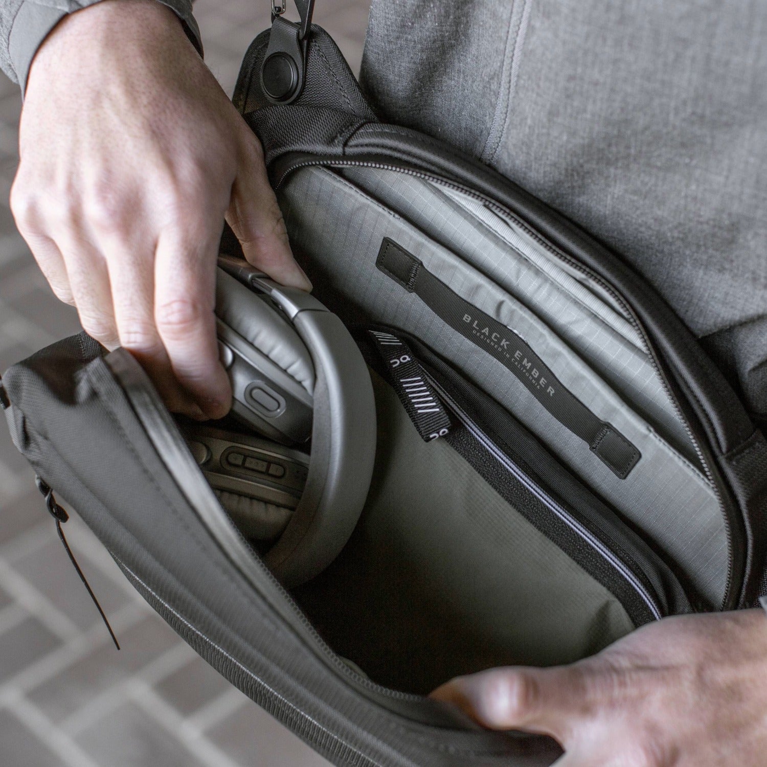 Black Ember Grip Sling 9L - Jet Black