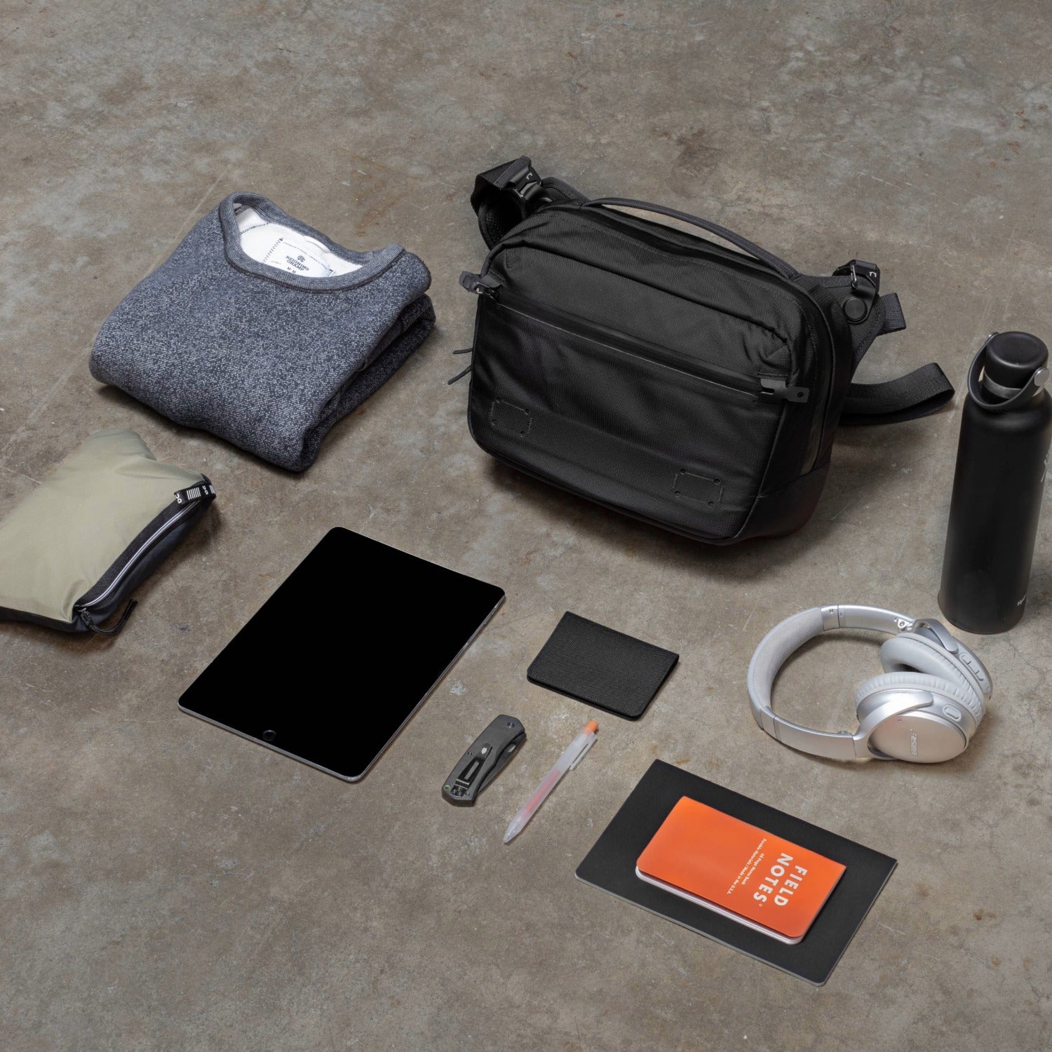 Black Ember Grip Sling 9L - Jet Black