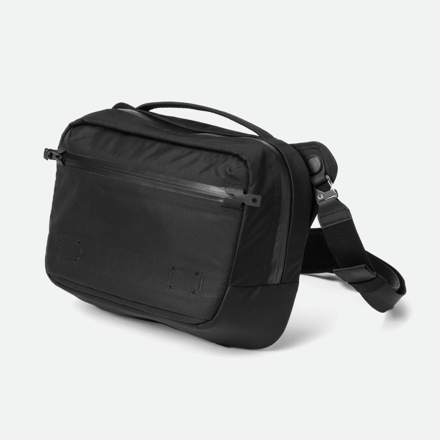 Black Ember Grip Sling 9L - Jet Black