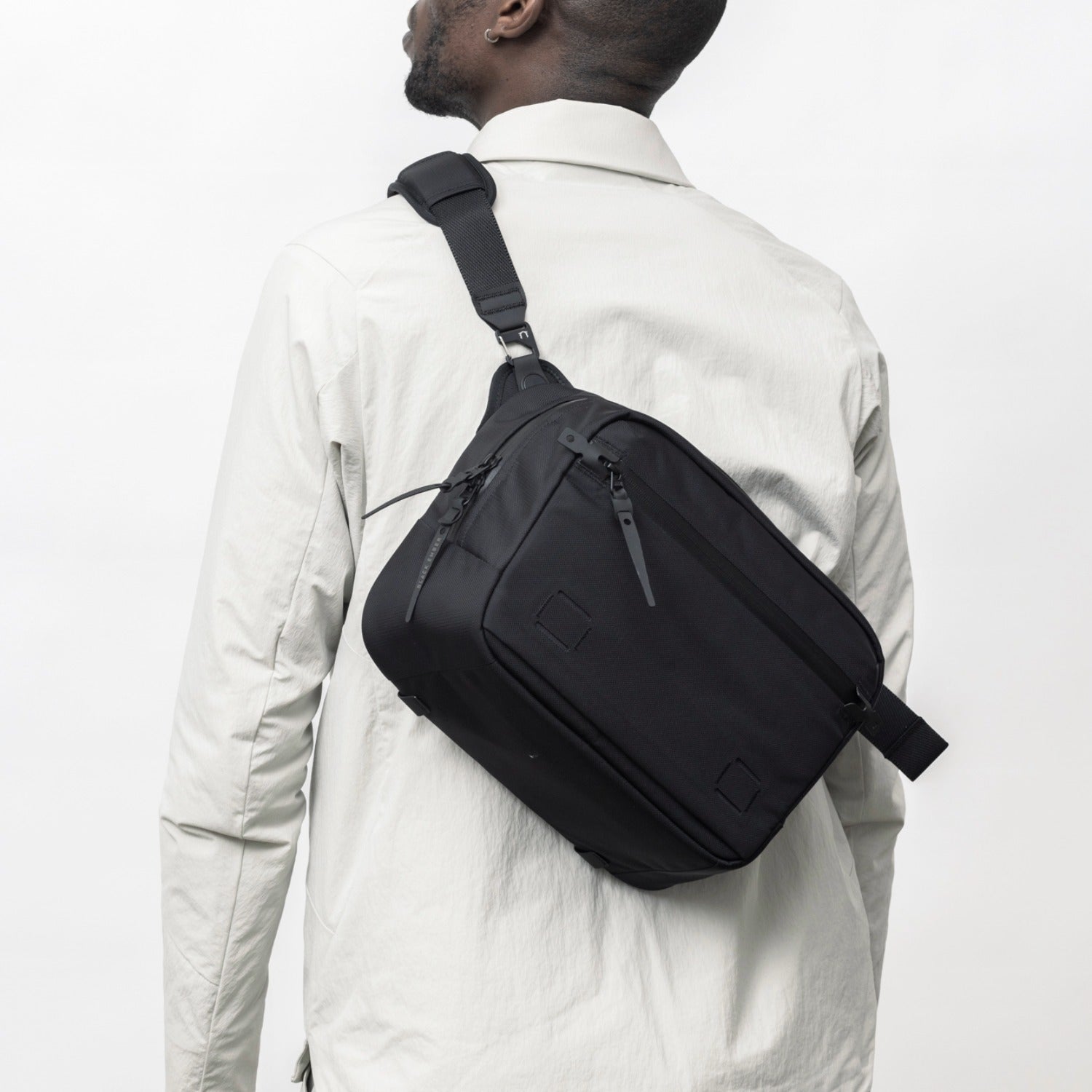 Black Ember Grip Sling 9L - Jet Black