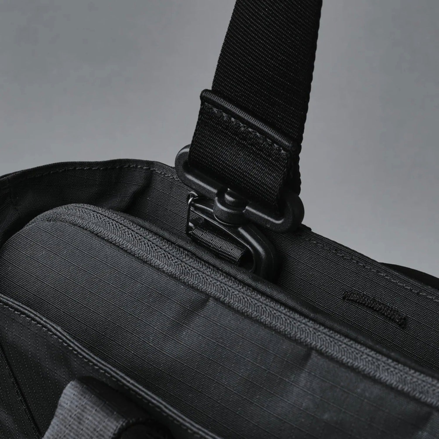 Alpaka Crossbody Shoulder Strap