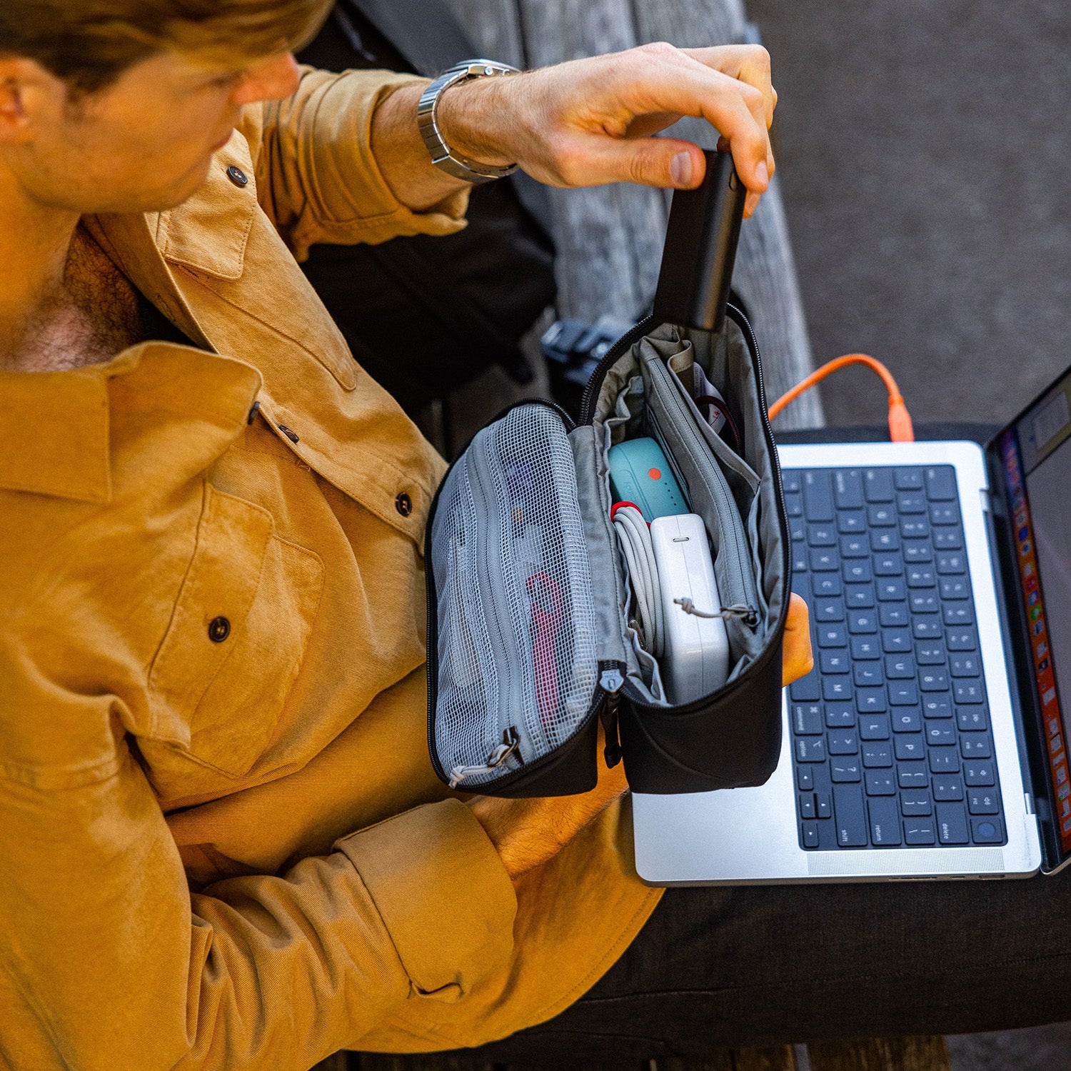 Evergoods Civic Access Pouch 2L (CAP2) Solution Dyed Black livsstilsbillede