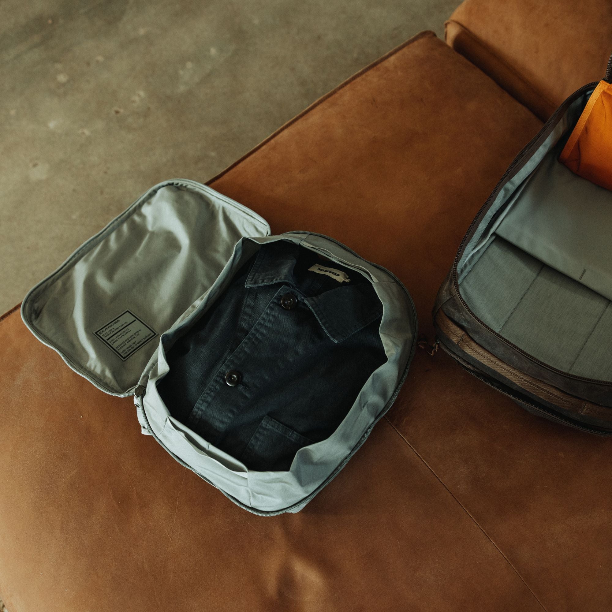 Evergoods Transit Packing Cube 10L - Standard Gray - Lifestyle