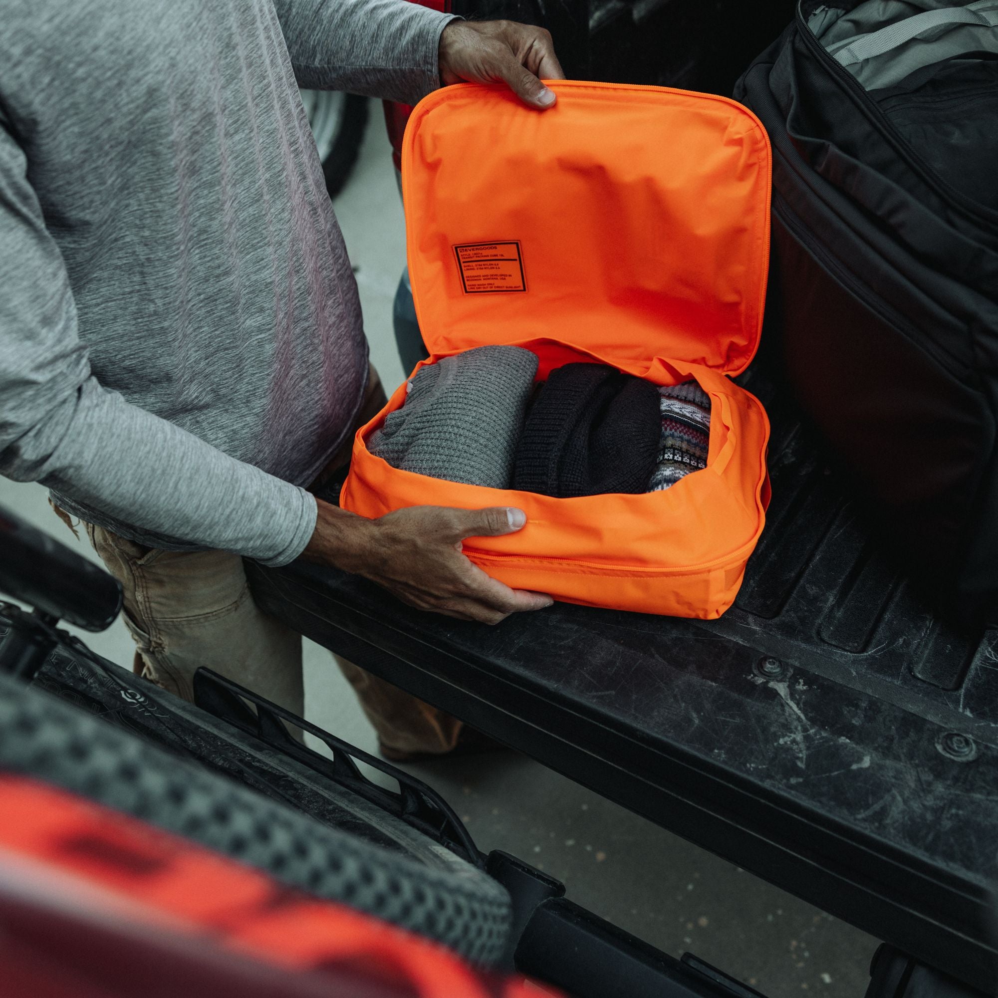 Evergoods Transit Packing Cube 10L - Hot Orange - Lifestyle