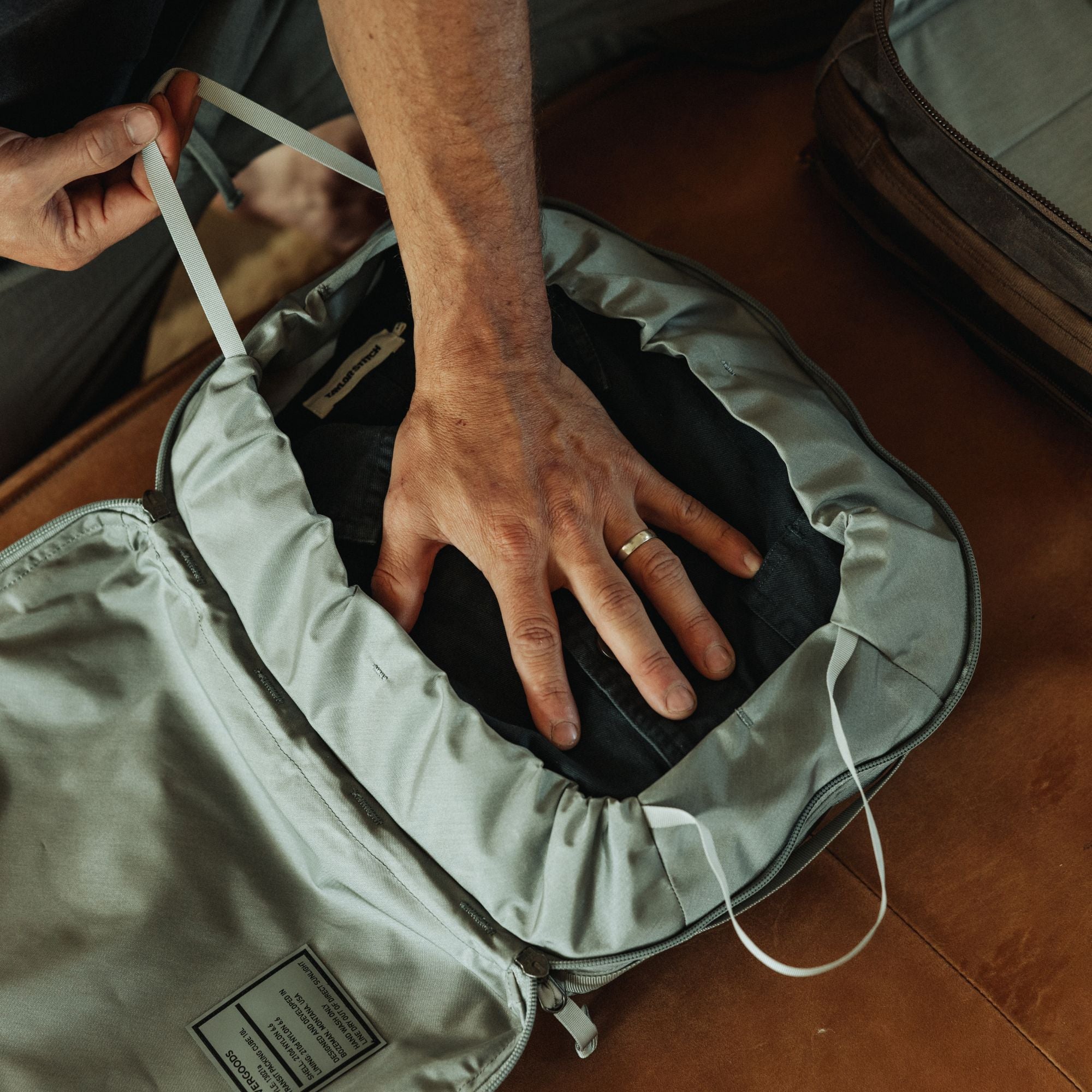 Evergoods Transit Packing Cube 10L - Standard Gray - Lifestyle