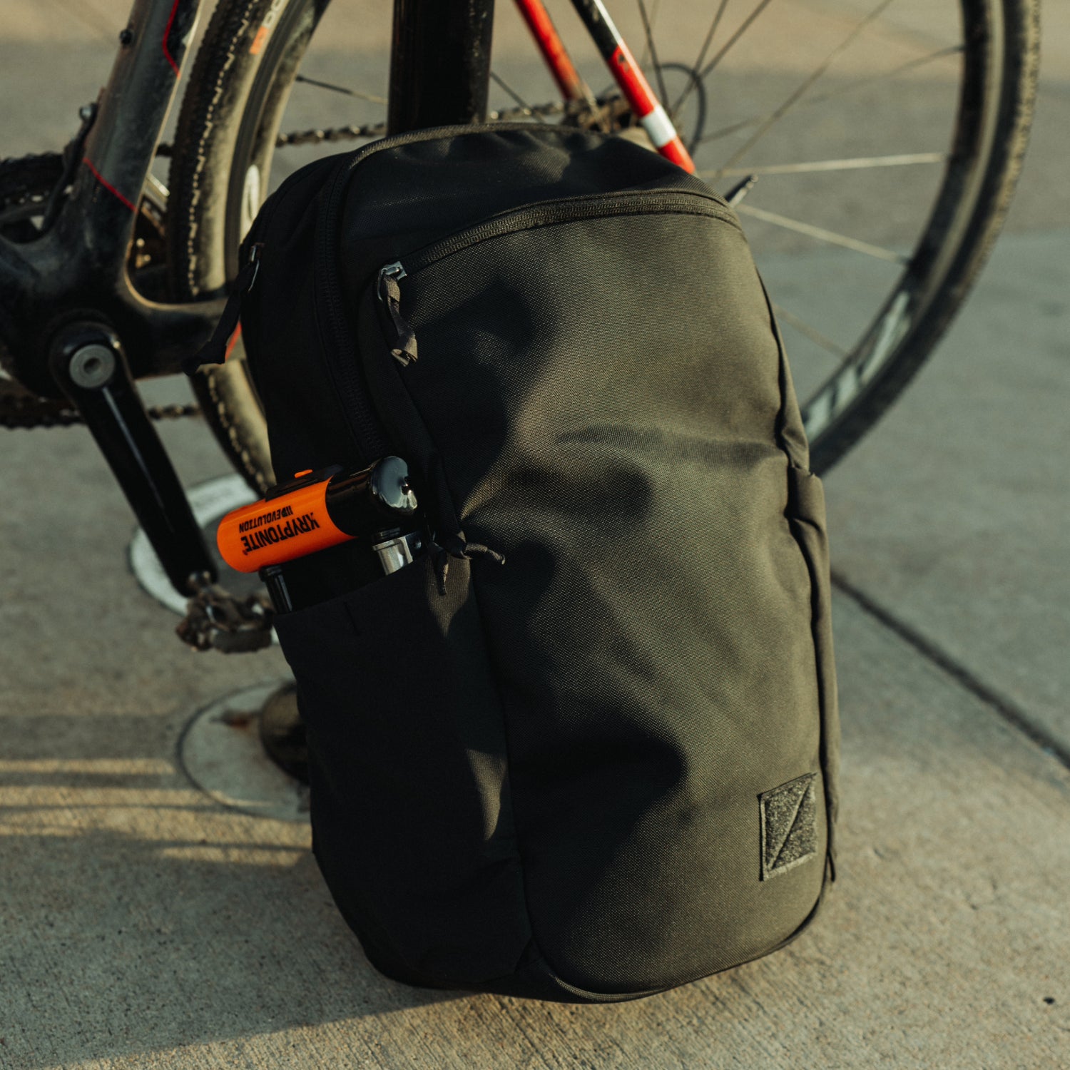 Evergoods Civic Half Zip 22L - Solution Dyed Black - Lifestyle Image