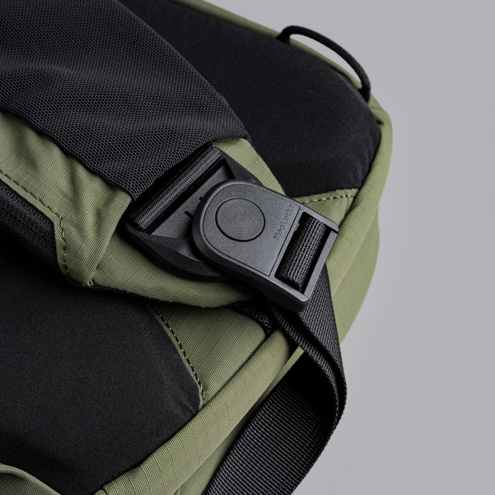 Alpaka Metro Crossbody - Left Shoulder - Green Axoflux