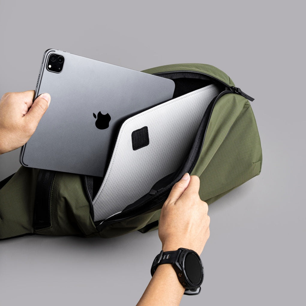 Alpaka Metro Crossbody - Left Shoulder - Green Axoflux