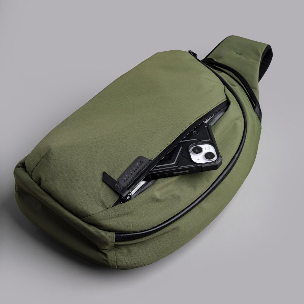 Alpaka Metro Crossbody - Left Shoulder - Green Axoflux