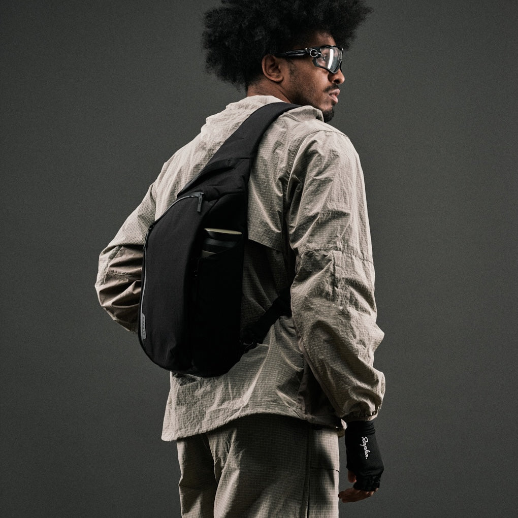 Alpaka Metro Crossbody - Right Shoulder - Black Axoflux