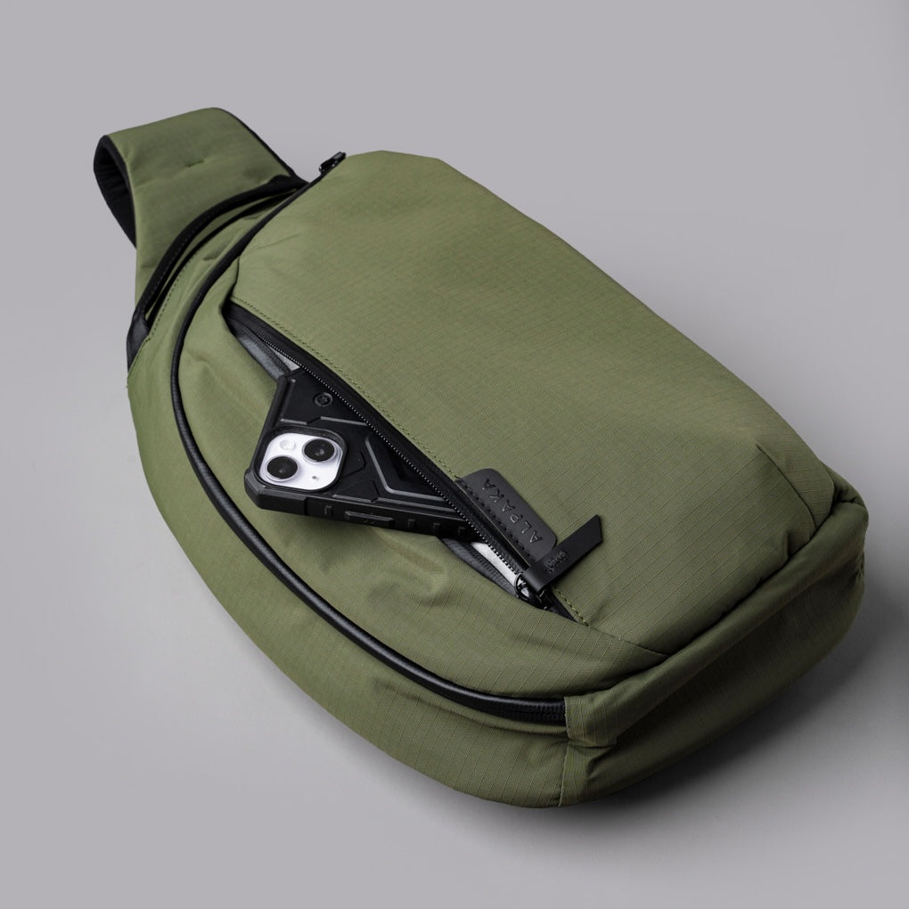 Alpaka Metro Crossbody - Right Shoulder - Green Axoflux