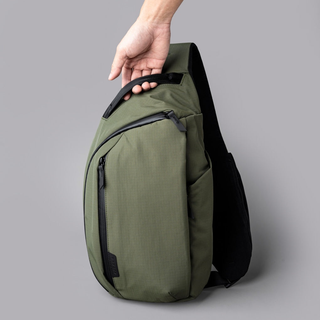 Alpaka Metro Crossbody - Right Shoulder - Green Axoflux