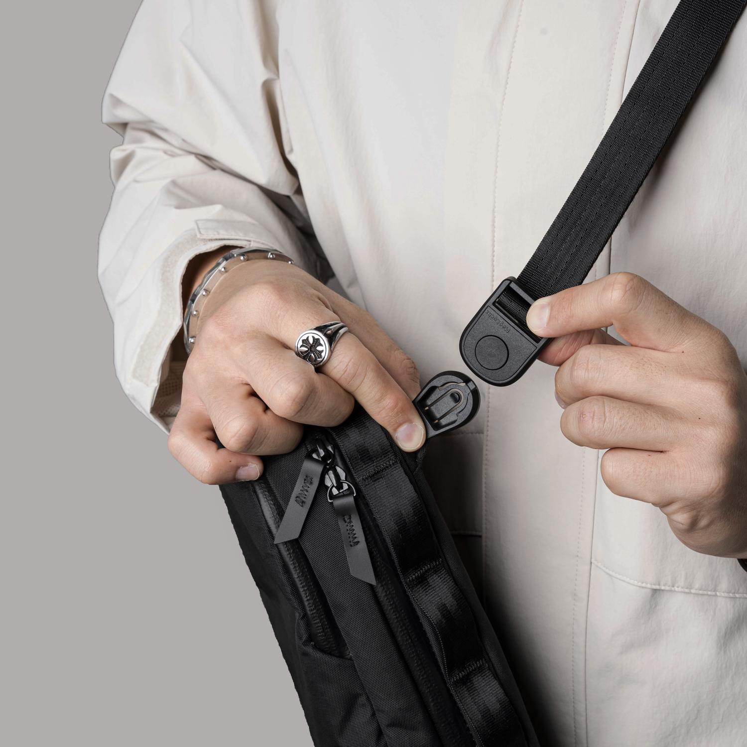 Alpaka Metro Sling Max - X-Pac® VX42 Black