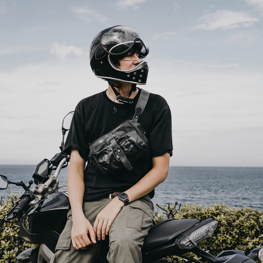 Wotancraft "Mini Rider" Sling Bag 3.5L - Black Canvas / Black Leather