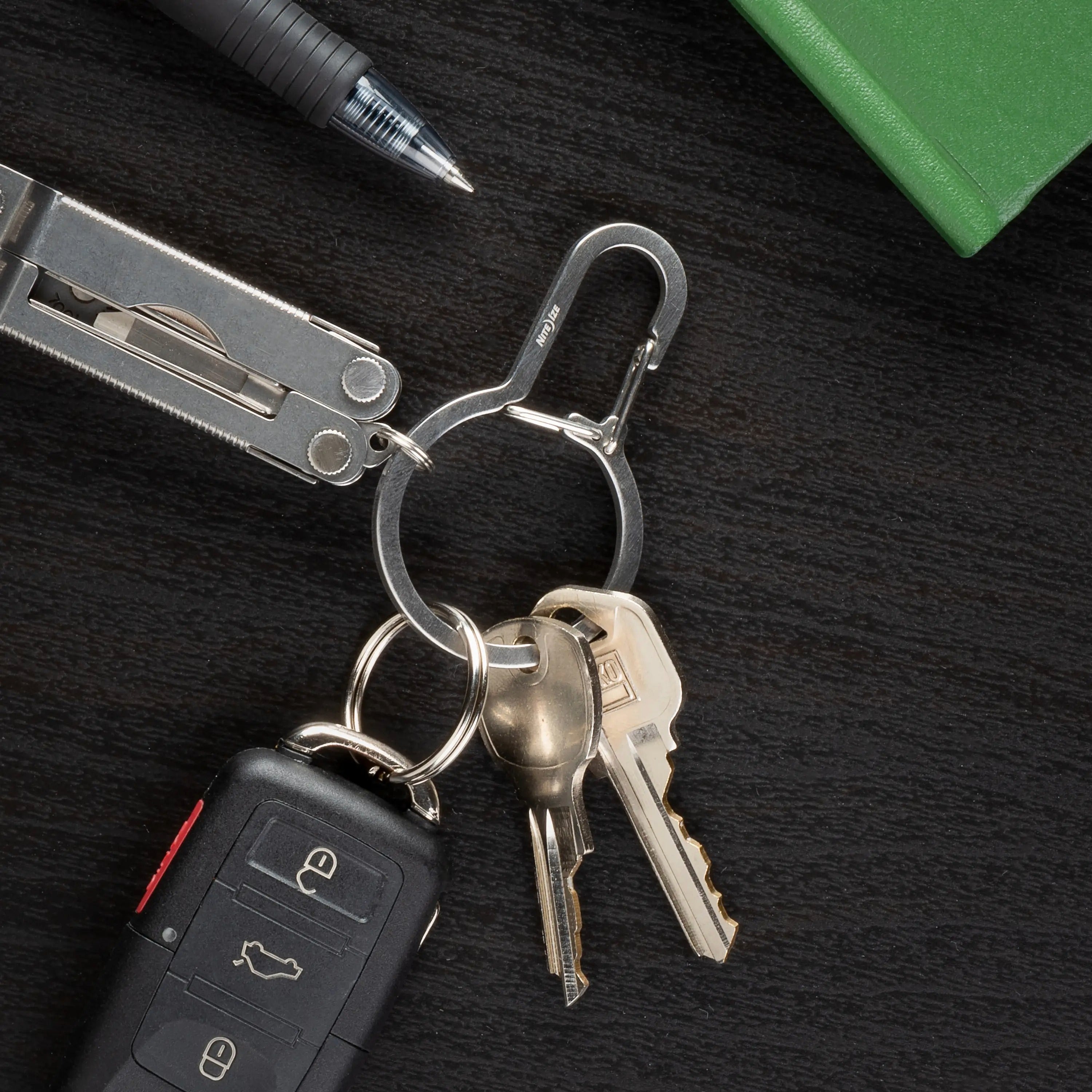 Nite Ize DualPass® Dual Chamber Key Ring - Lifestyle Image