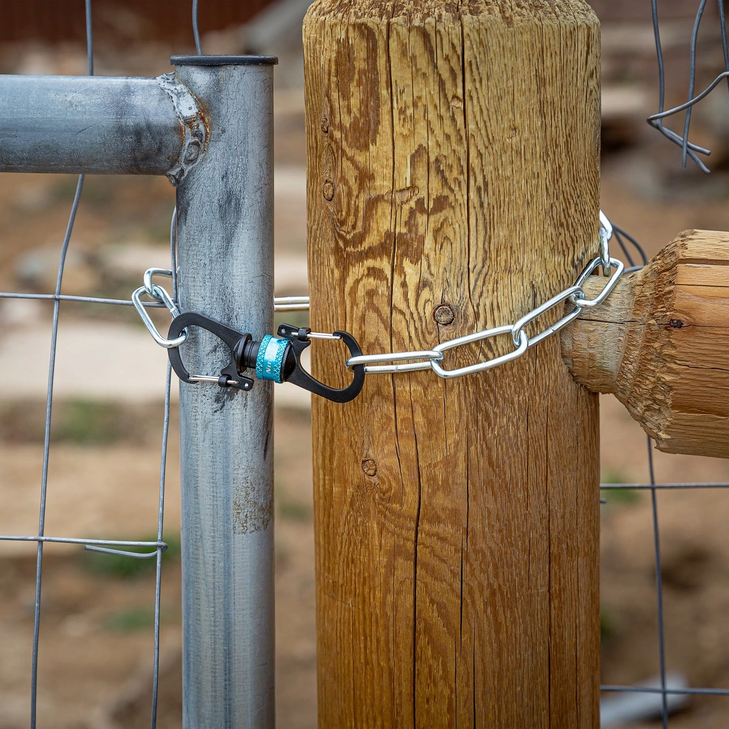 Nite Ize SlideLock® 360° Magnetic Locking Dual Carabiner