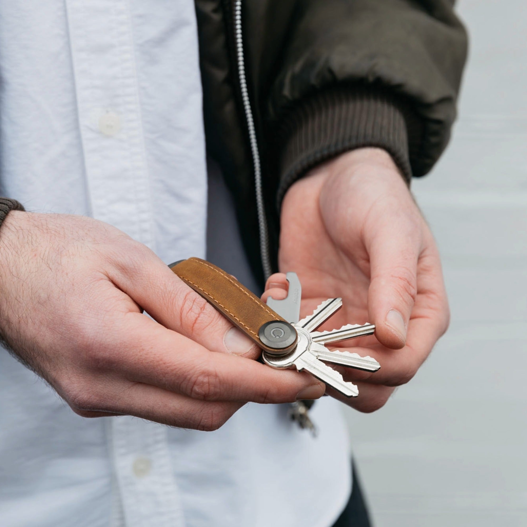 Orbitkey Key Organiser Crazy-Horse - Chestnut Brown with Brown Stitching