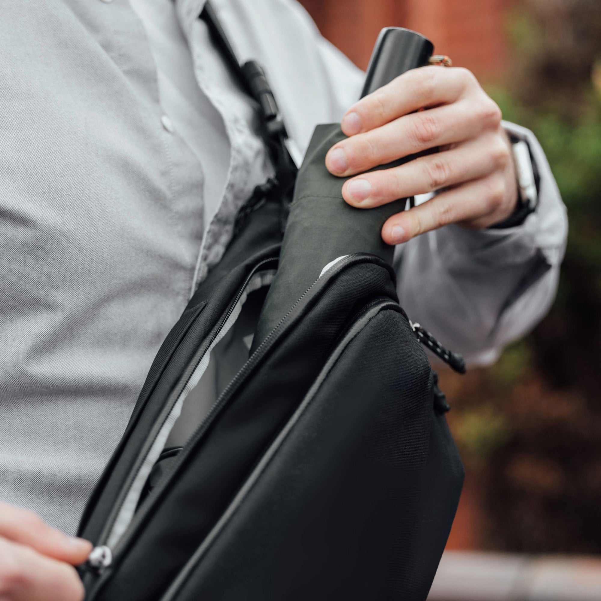 Orbitkey Urban Sling Plus (6L) - Black