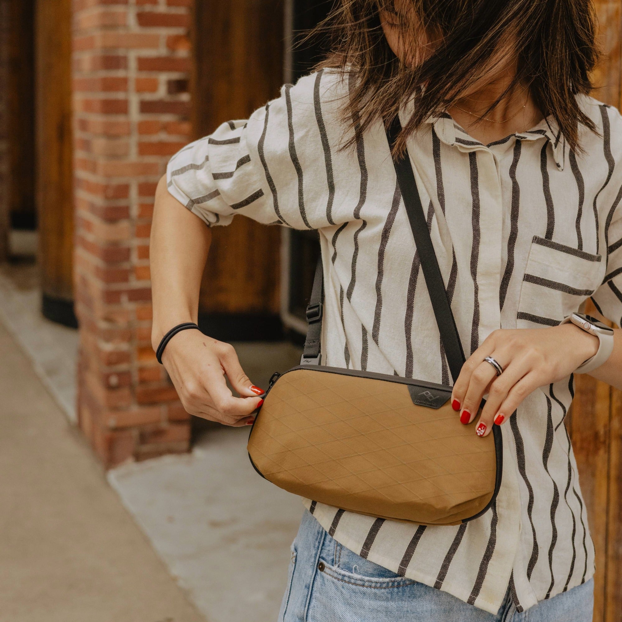 Peak Design Small Tech Pouch - Coyote X-Pac - Lifestyle