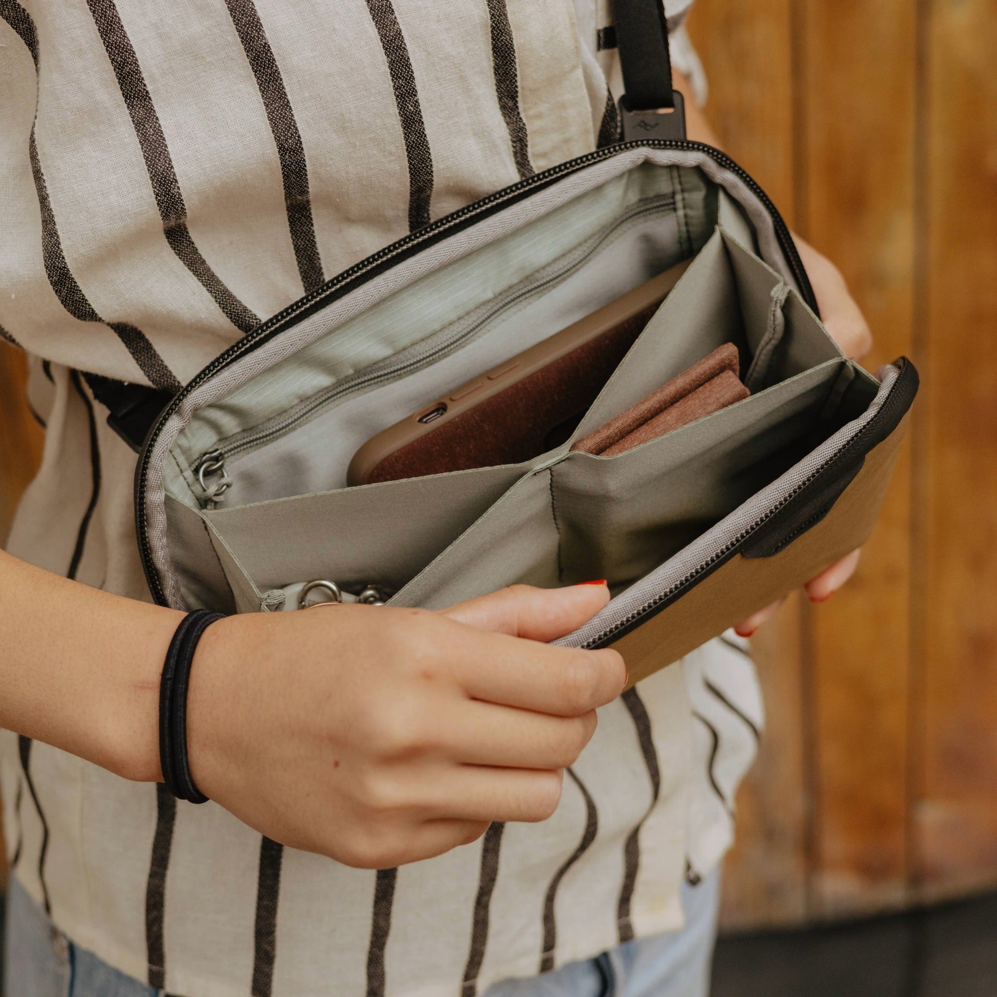 Peak Design Small Tech Pouch - Coyote X-Pac - Lifestyle