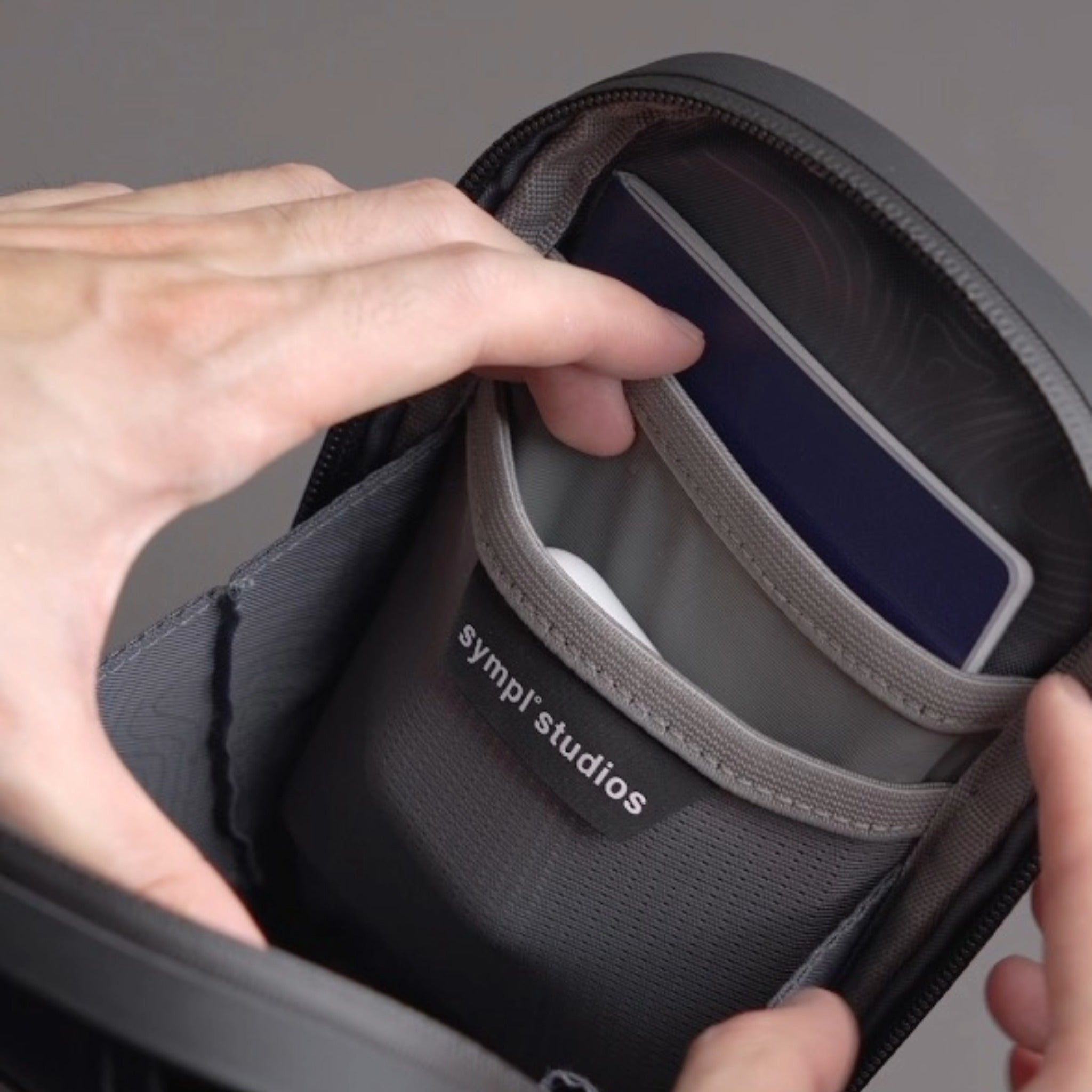 Sympl Phone Sling 1.5L - Carbonate