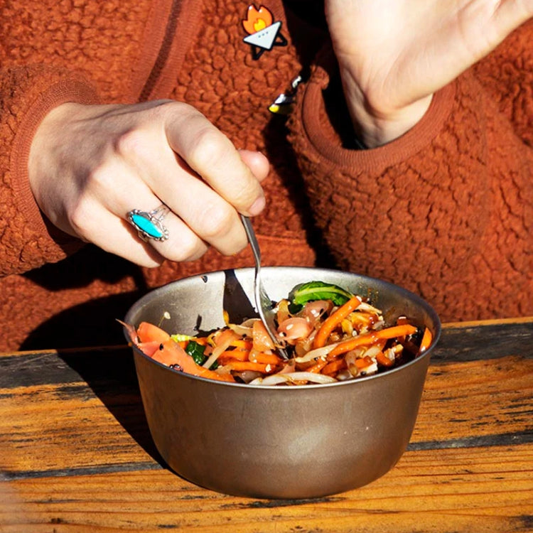 Snow Peak Trek Titanium Bowl - Lifestyle Image