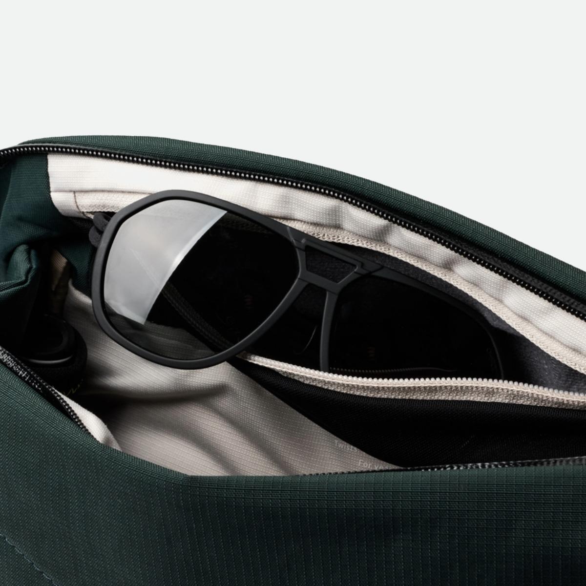 Bellroy Venture Sling 9L - Deep Ocean (Leather Free)