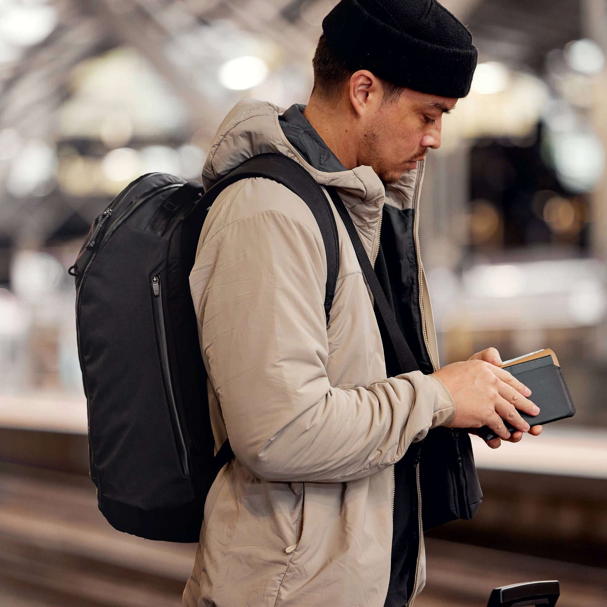 Bellroy Venture Travel Pack 26L - Jet Black (Leather Free) - Lifestyle Image