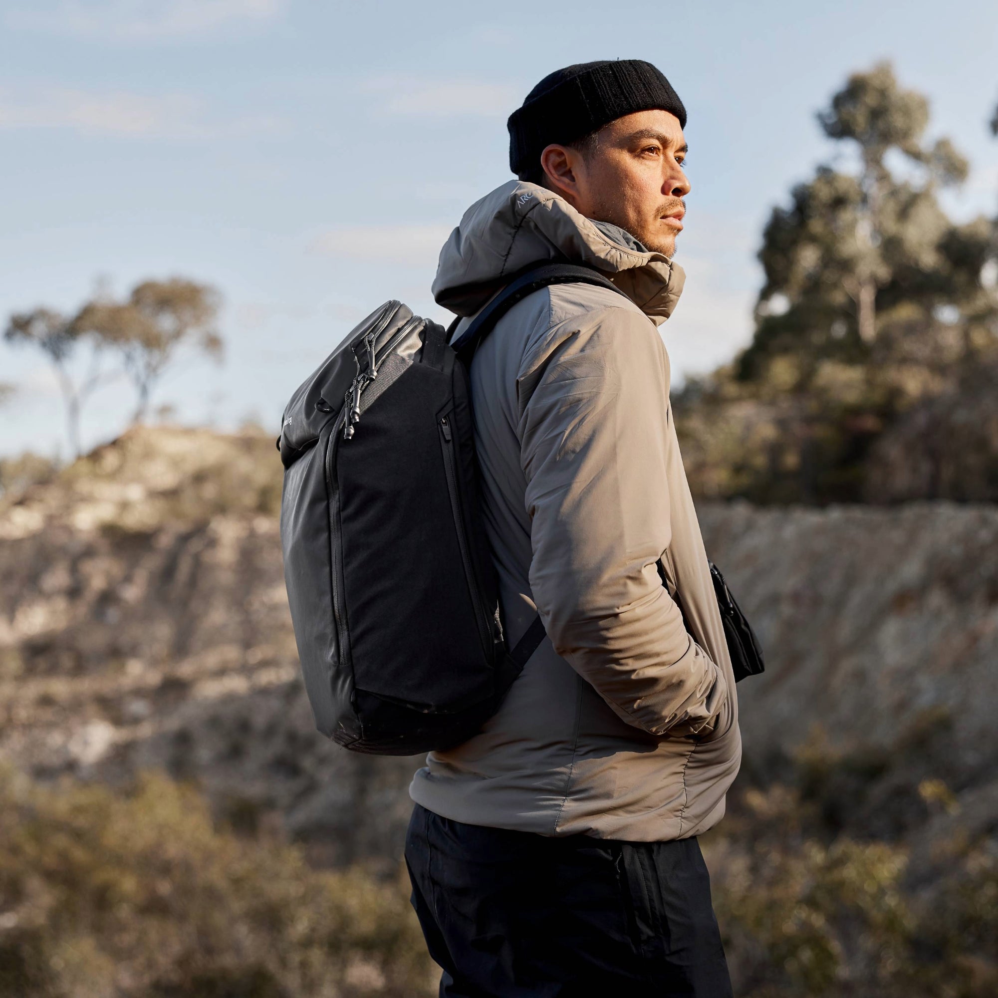 Bellroy Venture Travel Pack 26L - Jet Black (Leather Free) - Lifestyle Image