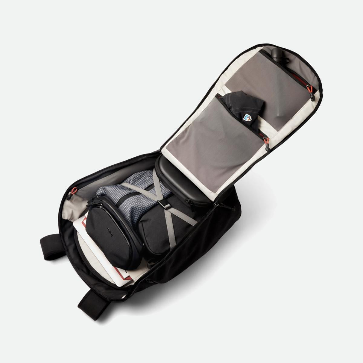 Bellroy Venture Travel Pack 26L - Jet Black (Leather Free)