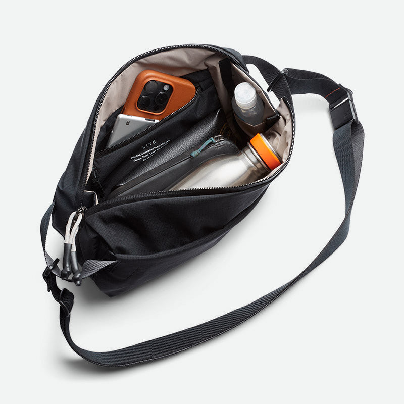 Bellroy Lite Sling Black (Leather Free) indvendigt design