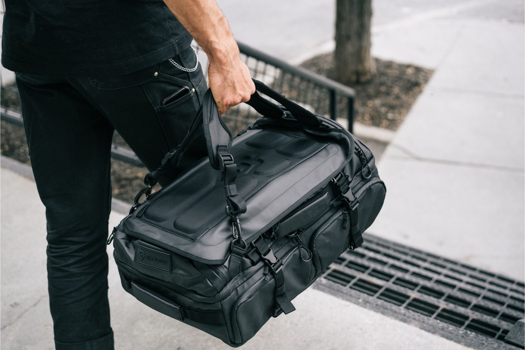 Guide til at rejse med en enkelt taske | 8 tips til at rejse minimalistisk | One-bag travel guide