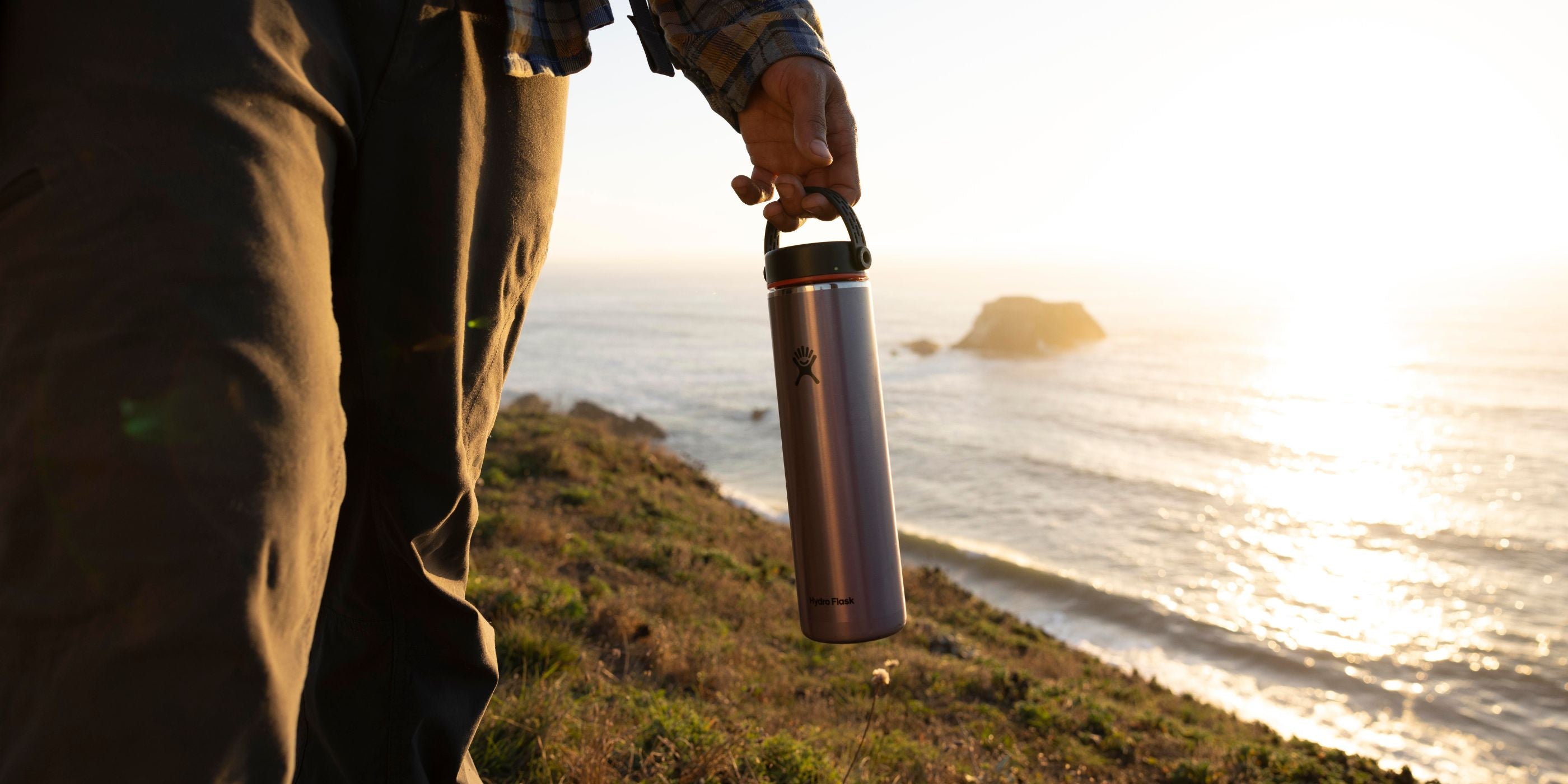 Køb genanvendelige drikkedunke til hverdags- og rejsebrug