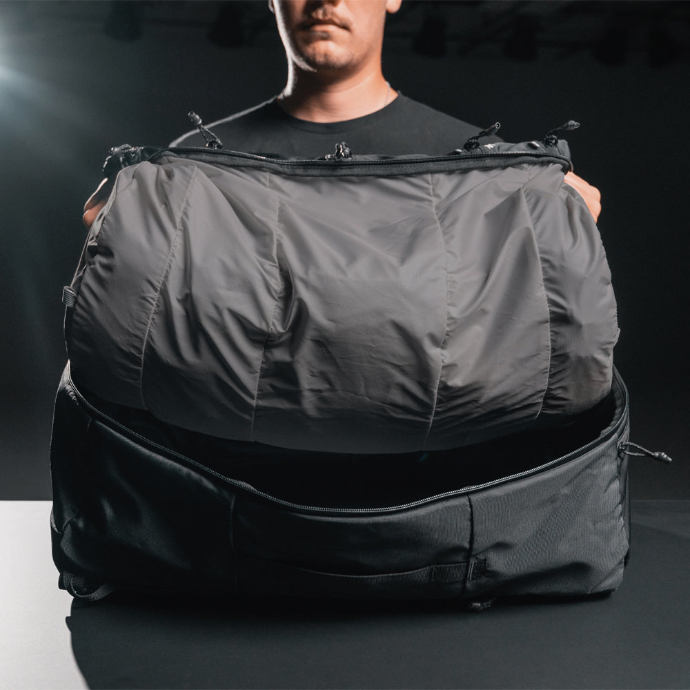SEG45 Travel Pack - rejsetaske med 45 liters kapacitet - kan bæres som rygsæk og duffel bag - integrerede packing cubes - studio photo
