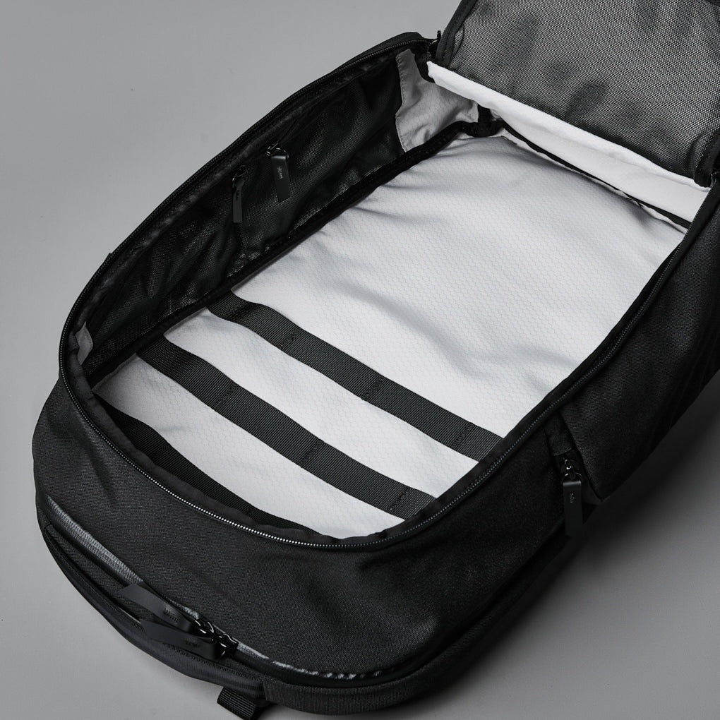 Alpaka Elements Travel Backpack Axoflux Black 600D - hovedrum