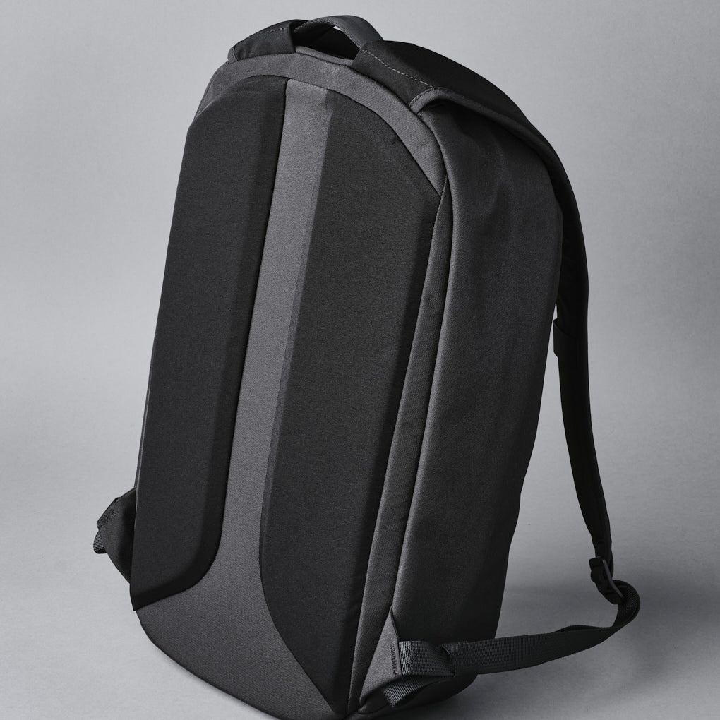 アルパカ METRO BACKPACK 12L 黒 Metro Backpack | ALPAKA