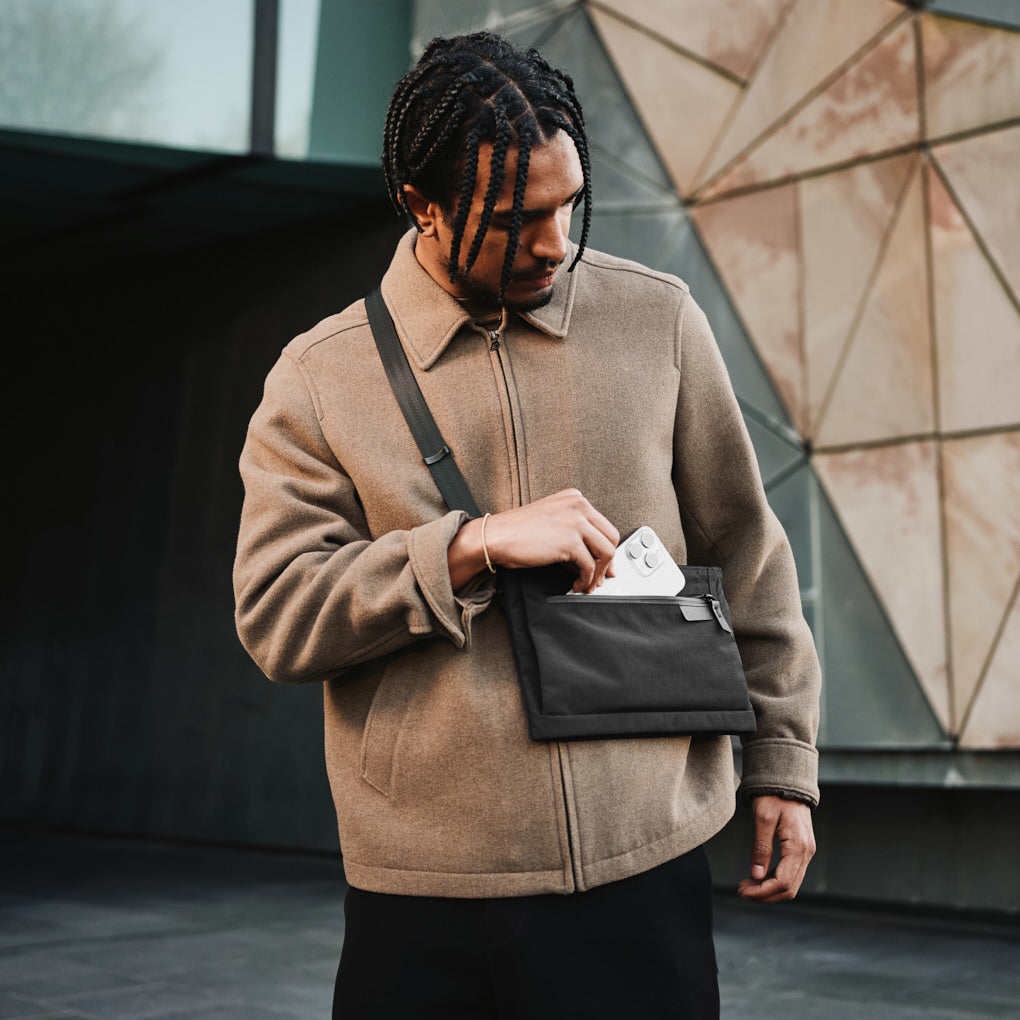 バッグ ALPAKA ZIP POUCH MAX V2 JAPAN EDITION ZIP POUCH MAX V2 JAPAN EDITION 1st | SLING & SHOULDER | 【公式