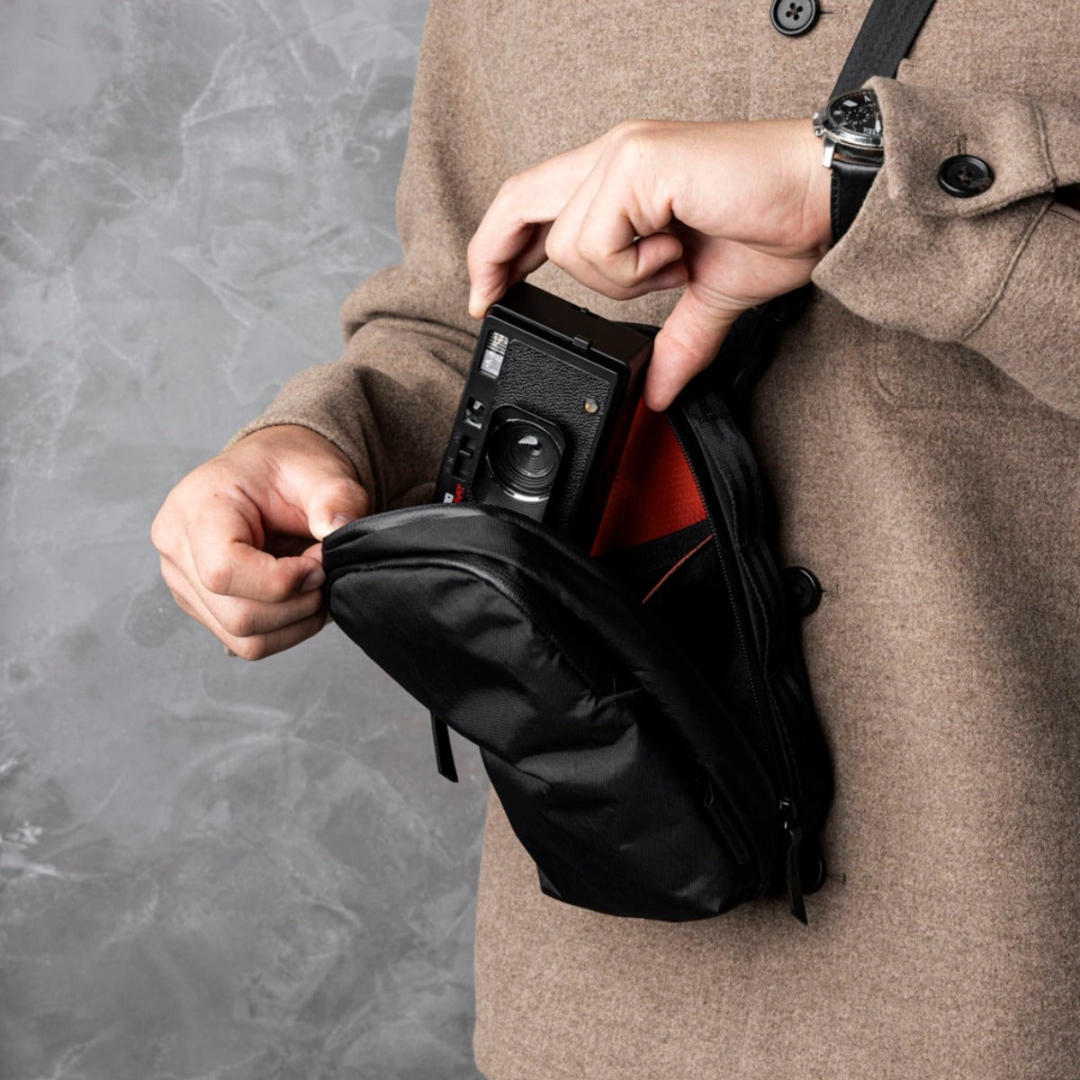 バッグ ALPAKA METRO SLING MAX METRO SLING MAX | SLING & SHOULDER | 【公式】ALPAKA (アルパカ)