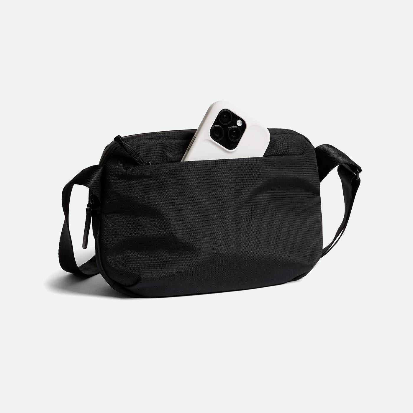 Bellroy Transit Sling 5L ブラック Bellroy Transit Sling 5L – Packsmart
