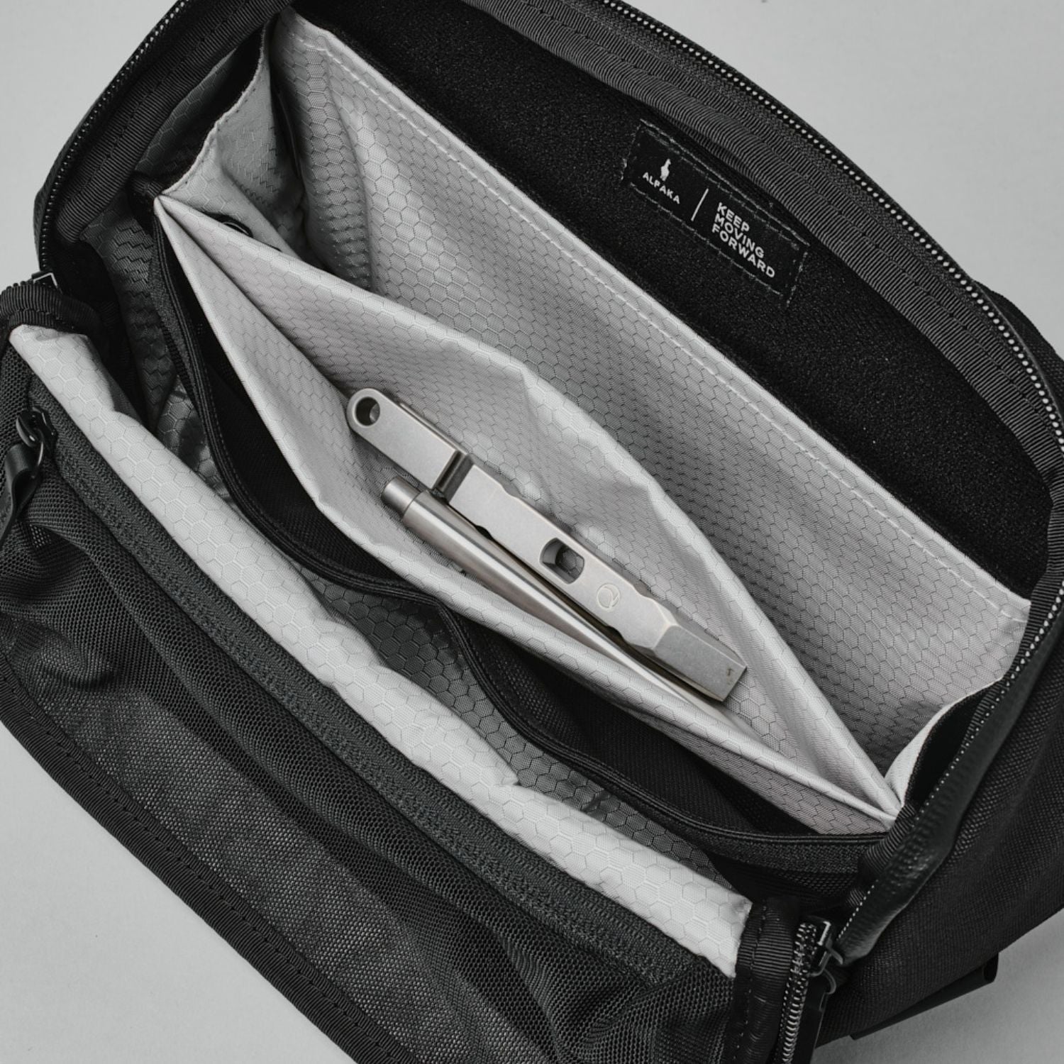 ALPAKA Vertex Pouch for X-Pac® RX36 ALPAKA Vertex Pouch X-Pac® RX36, Black – Goodnotes.no
